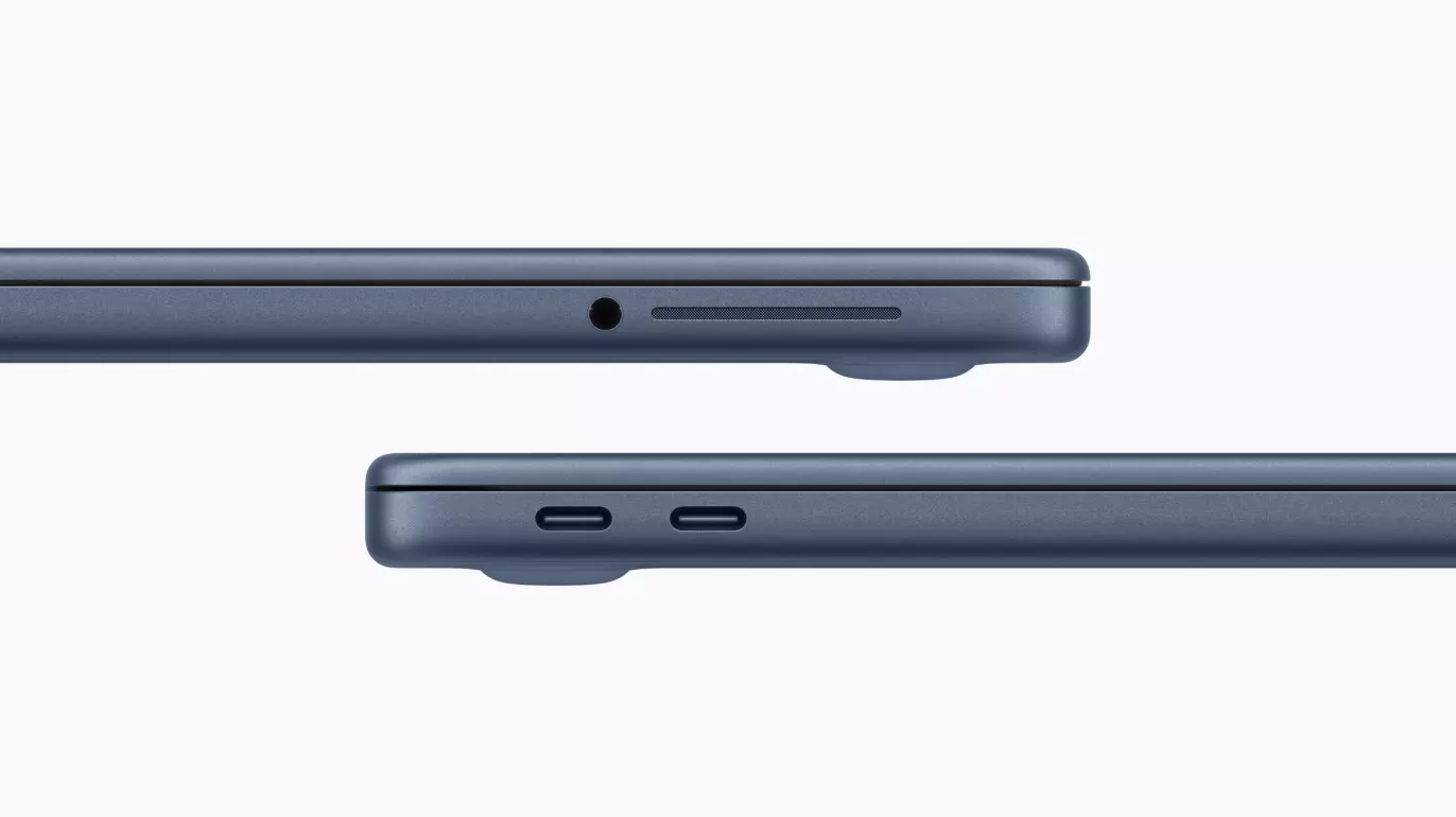 KONTAKTPUNKT: To porter og en plugg - det er standardpakken på MacBook Neo. Resten må du koble til trådløst. Foto: Apple