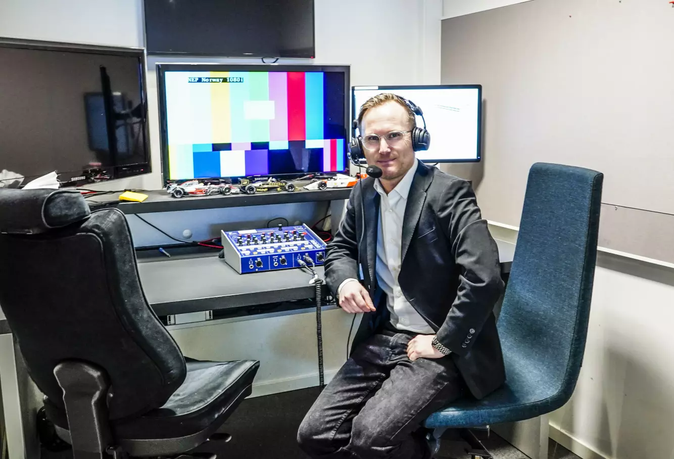 LANG ERFARING: Atle Gulbrandsen har kommentert Formel 1 i en årrekke. Foto: Lise Åserud / NTB