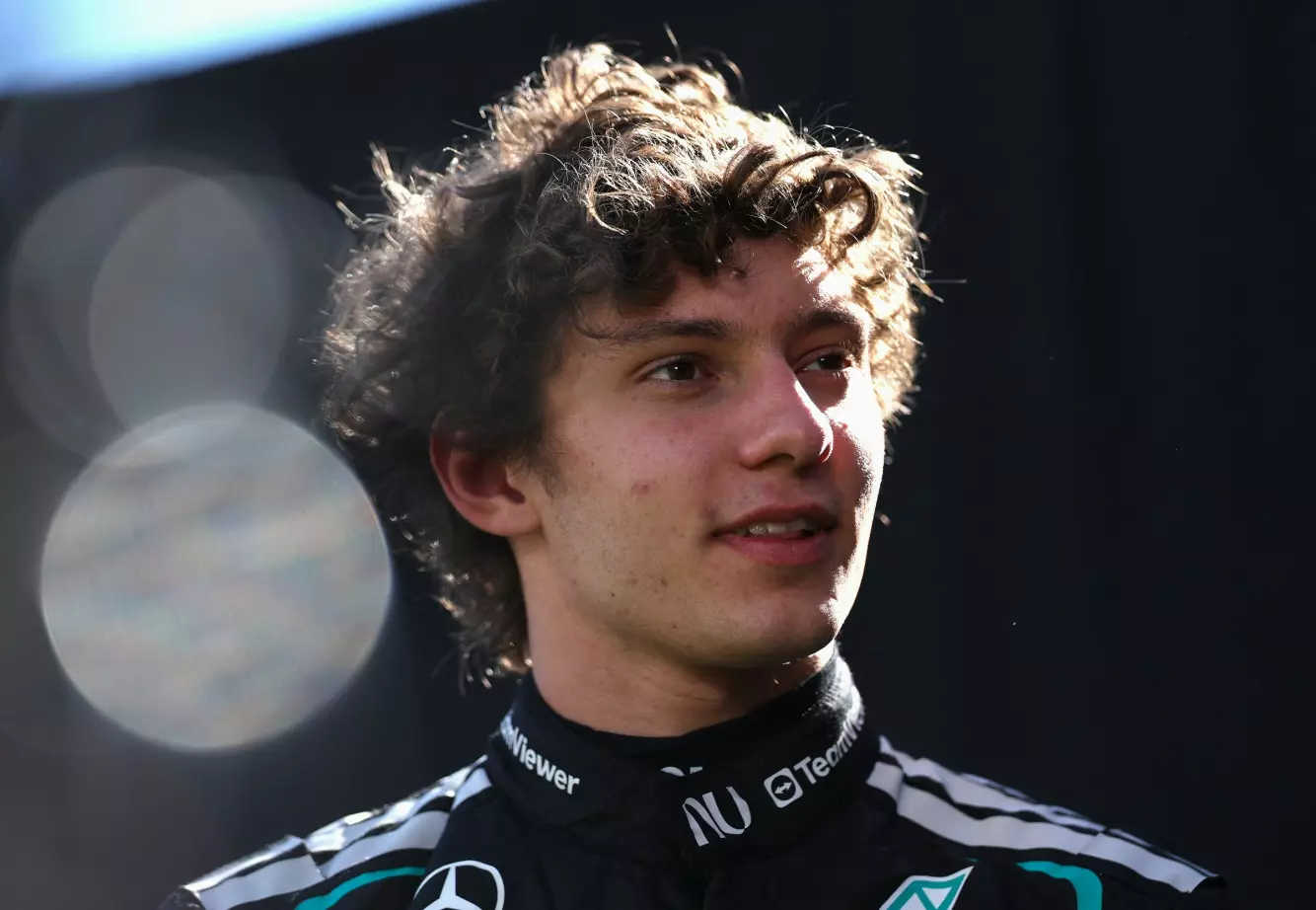 SVÆRT LOVENDE: Mercedes-fører Andre Kimi Antonelli er klar for sin andre sesong i Formel 1-sirkuset. Foto: Martin KEEP / AFP / NTB