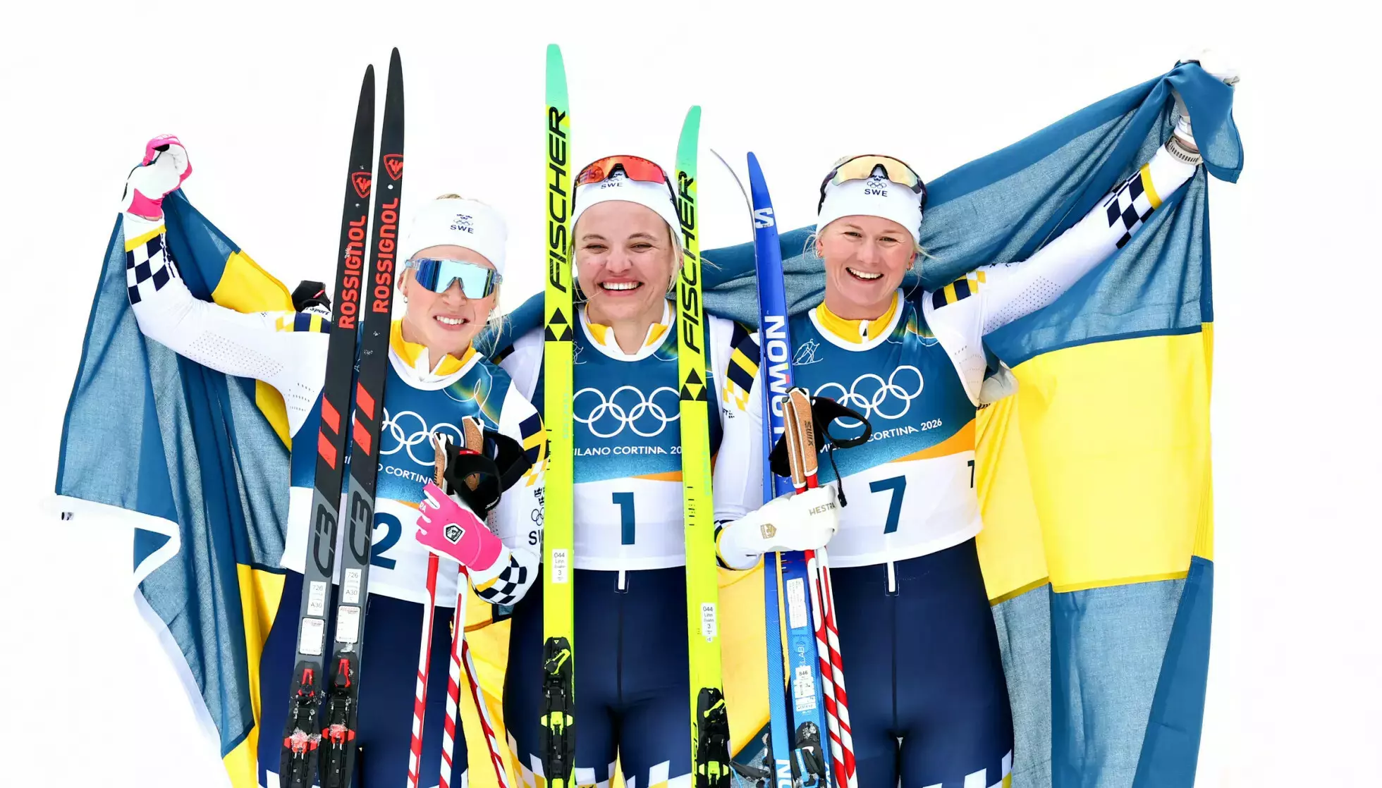 TAPETSERTE PALLEN: Svenskene sikret trippelseier på sprinten. Linn Svahn tok gullet. Foto: Bjørn Langsem/Dagbladet
