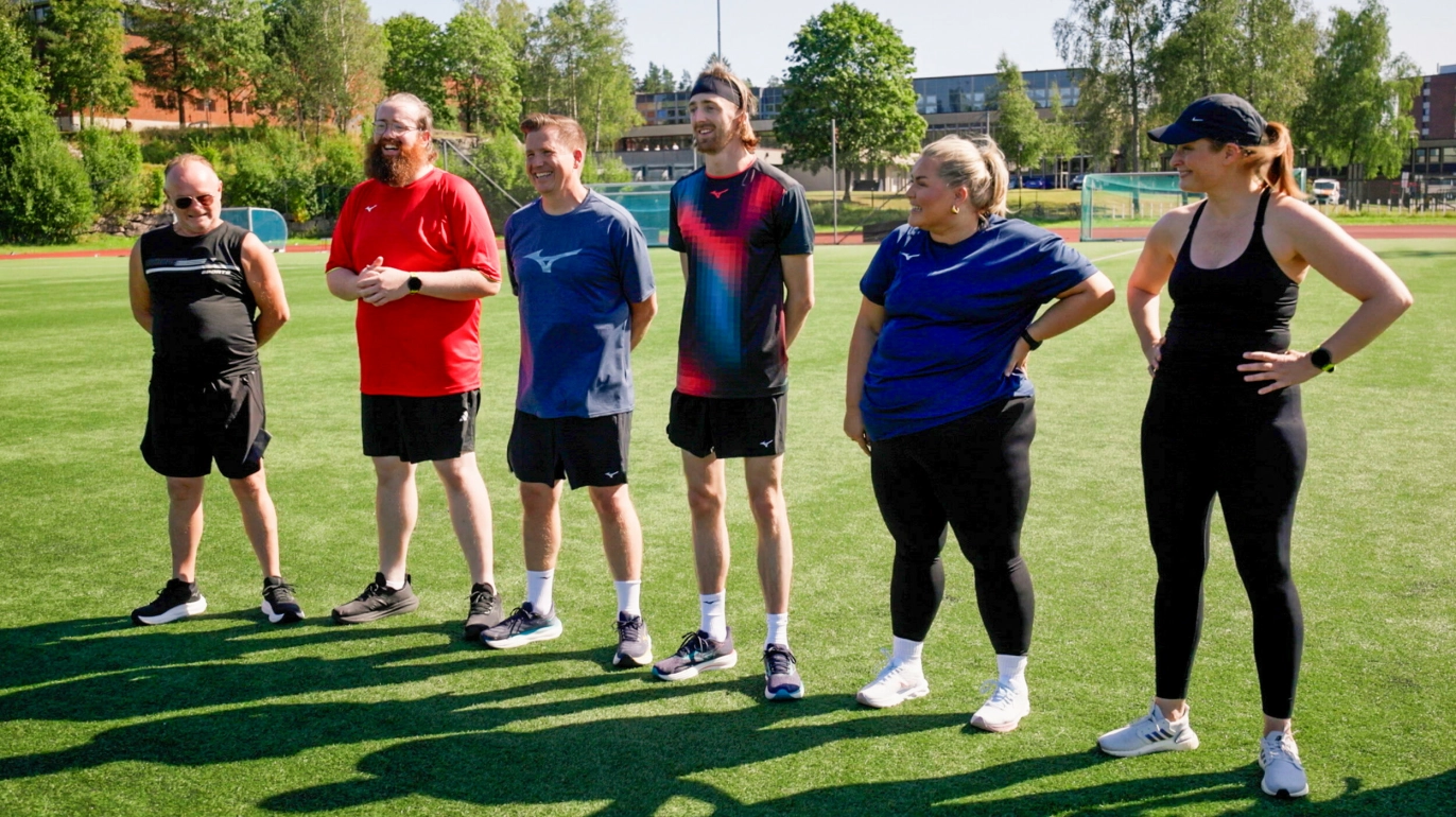 FØRSTE TEST: Per, Henrik, Kasper, Andreas, Aurora og Lise klar for sin første test i «16 ukers helvete». Foto: Warner Bros. Discovery