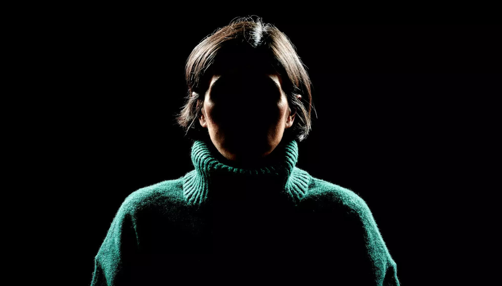ANGST: Hemmeligheten om gjelden har blitt en tung psykisk belastning for Noora. Foto: Shutterstock / NTB