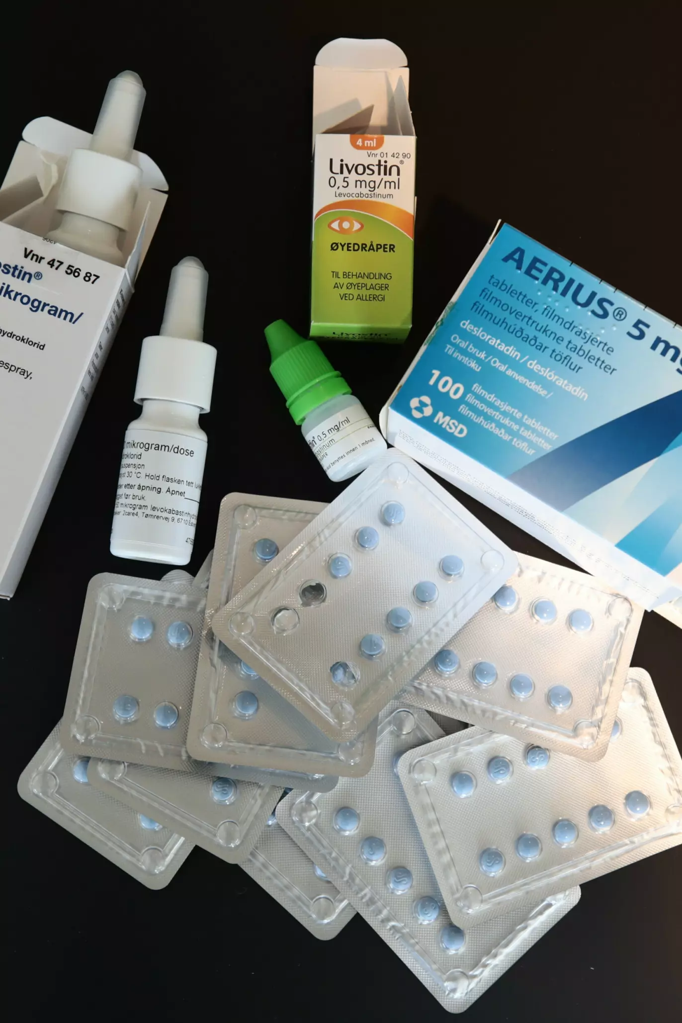 START NÅ: Ekspertene anbefaler å begynne med allergimedisin før symptomene tar overhånd. Her er typiske hjelpere mot pollenplager. Foto: Lise Åserud / NTB