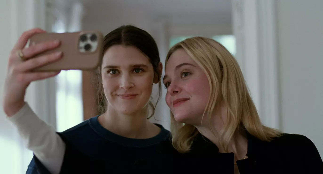 NOMINERTE: Inga Ibsdotter Lilleaas og Elle Fanning er begge nominerte til beste kvinnelige birolle. Foto: Kasper Tuxen Andersen / Handout / NTB