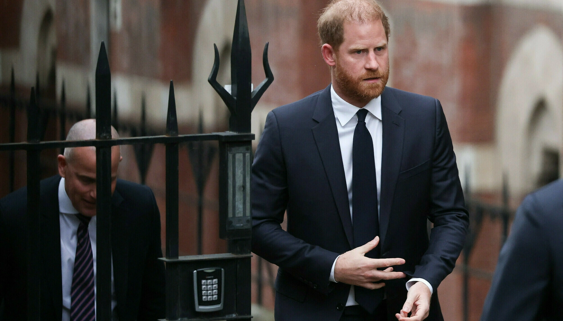 AVVISER: Prins Harry står på sitt om at de ikke snakker med journalister. Han mener Griffiths påstander er tull. Foto: NTB