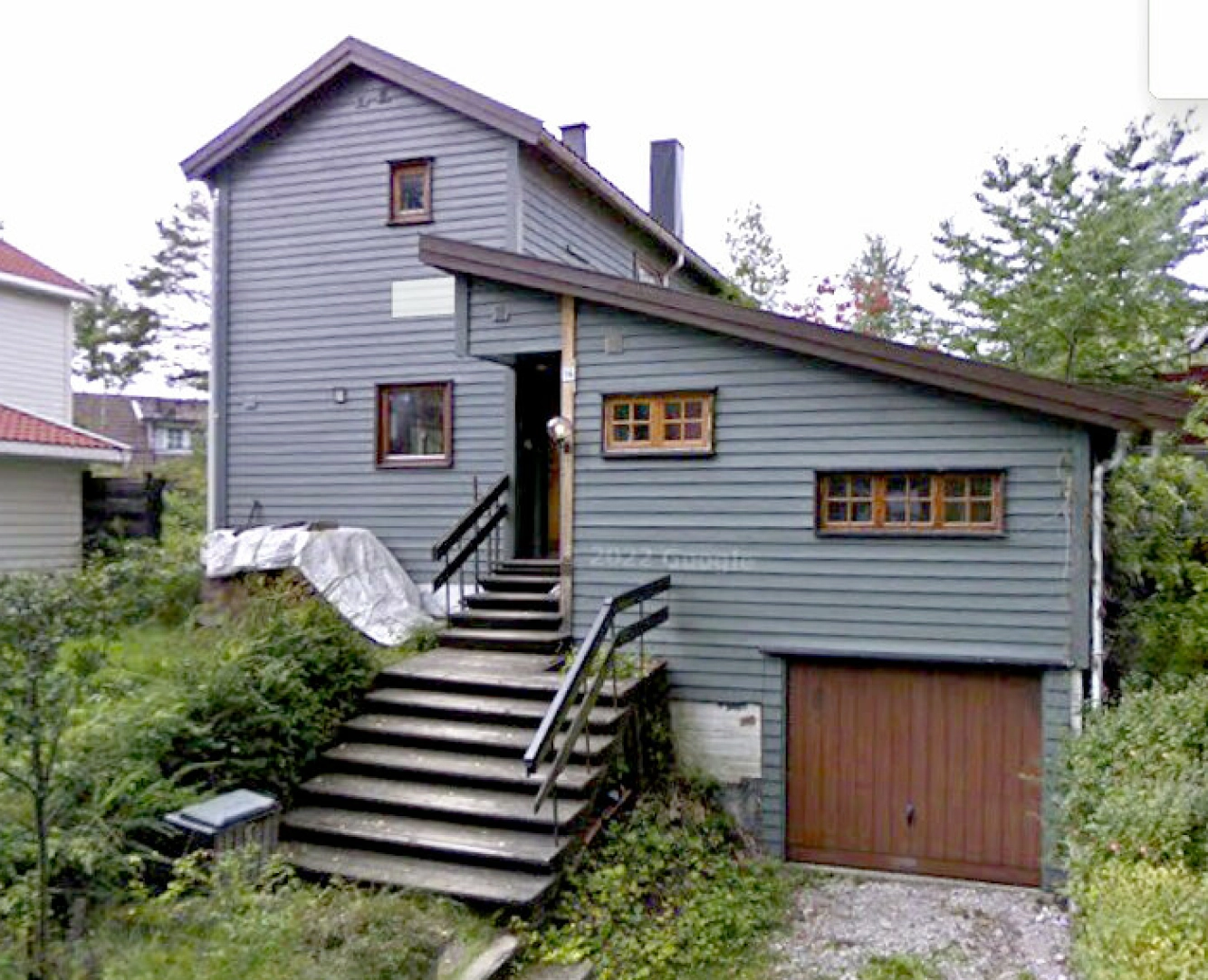 NYTT HJEM: Dette er Inga og Gunnars nye hjem. Det ligger skjermet og trygt til, og har fire soverom. Foto: Google