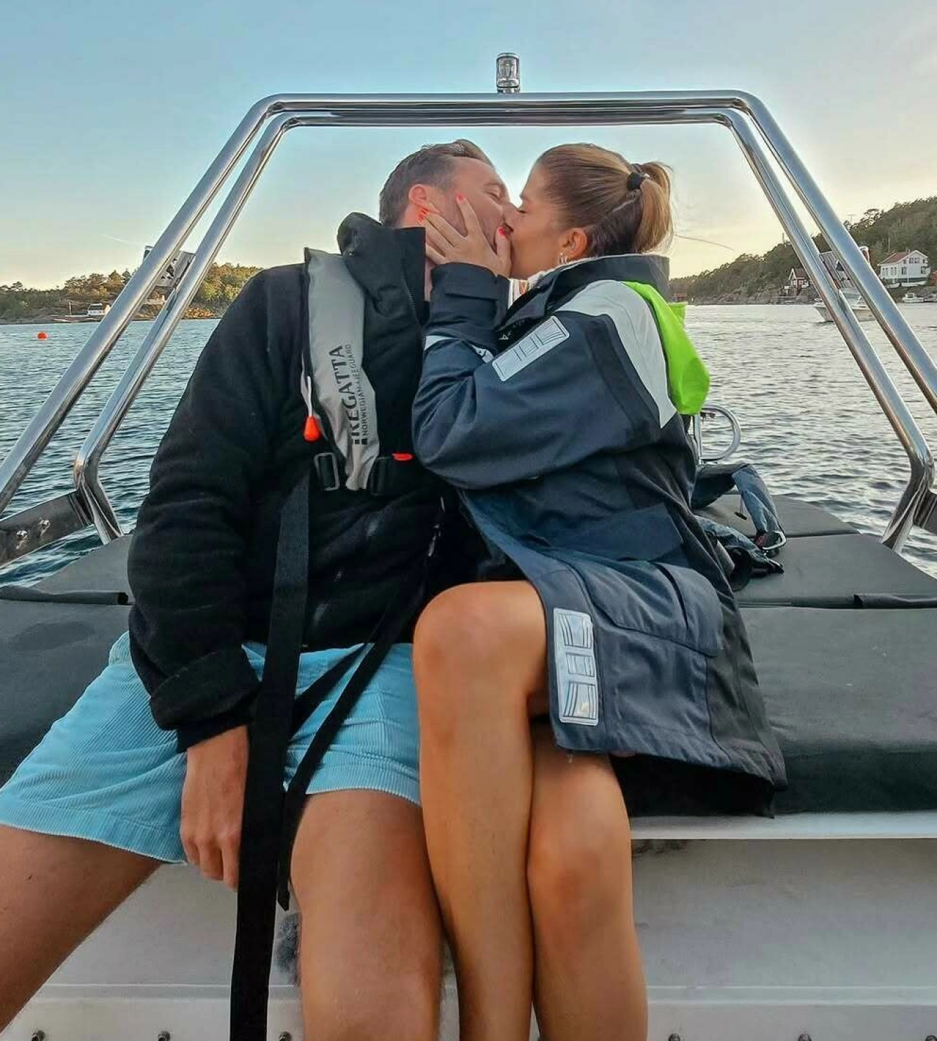 FORLOVET: Kristin Gjelsvik sammen med forloveden. Foto: Skjermdump Instagram @kristingjelsvik