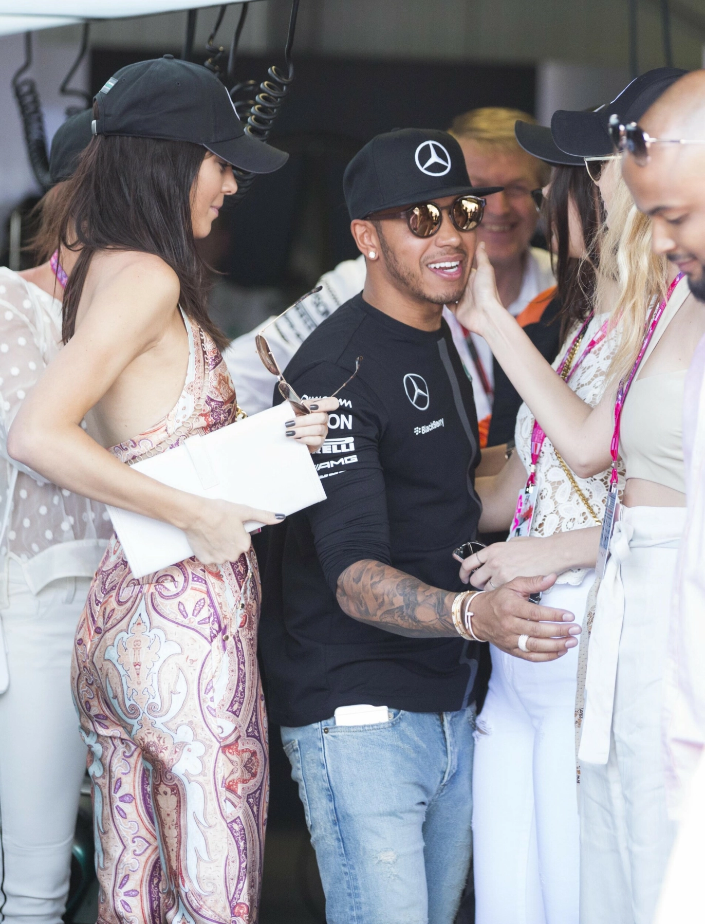 HOLD DET I FAMILIEN: Det lyktes ikke med Kendall Jenner. Det hindrer ikke Lewis Hamilton fra å prøve seg på nok en Kardashian-søster. Foto: NTB