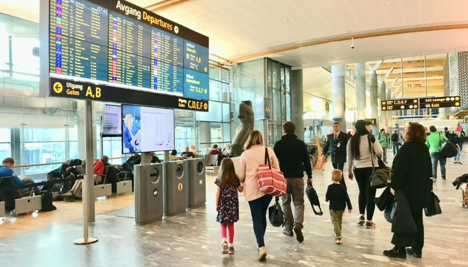 PASS PÅ TIDEN: Det er ditt eget ansvar å komme deg til flyet i tide. Foto: Odd Roar Lange
