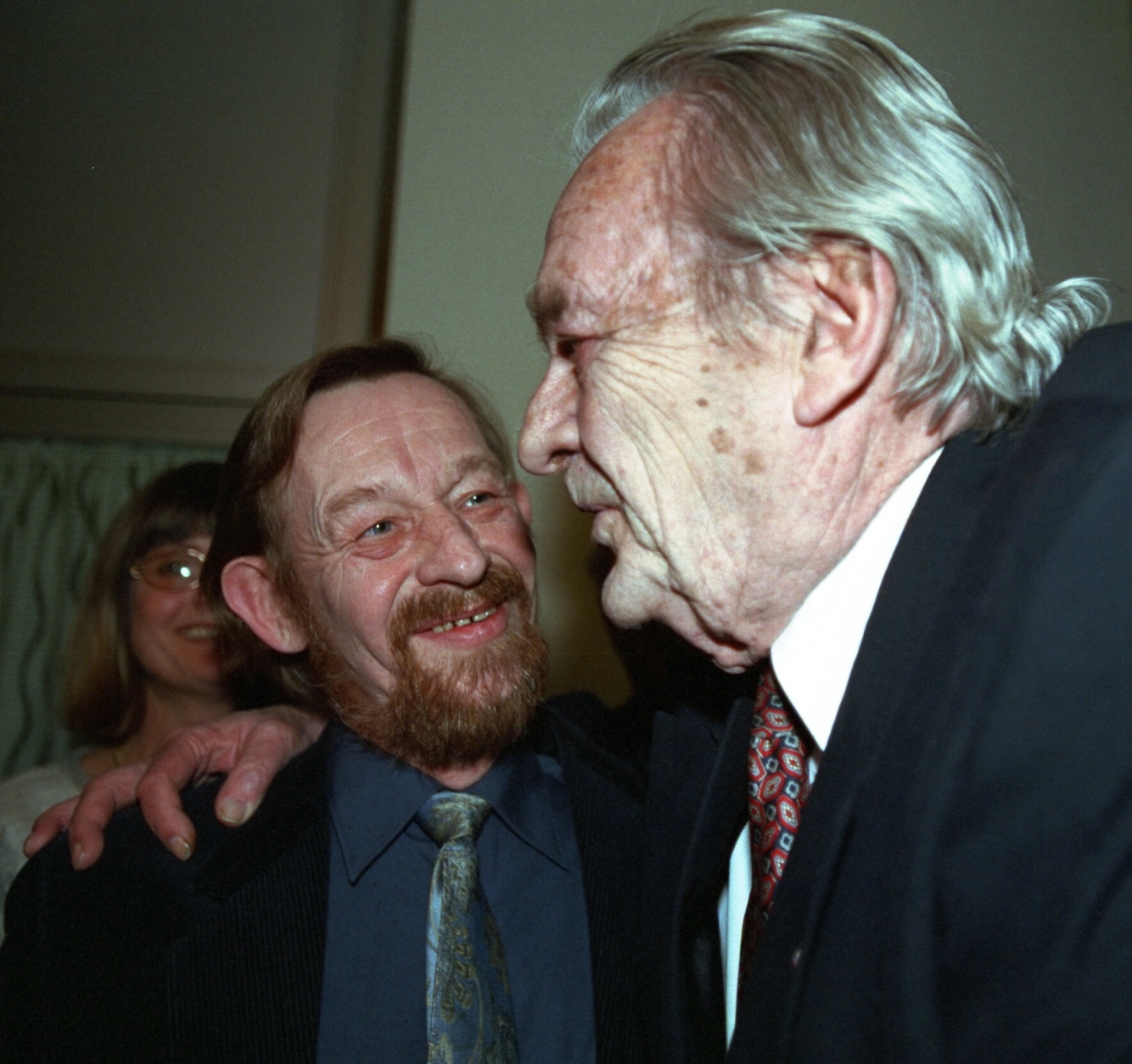 KAMERATER: John Andreassen og avdøde Erik Bye under sistenevntes 75-årsfeiring. Foto: Jeanette Landfald