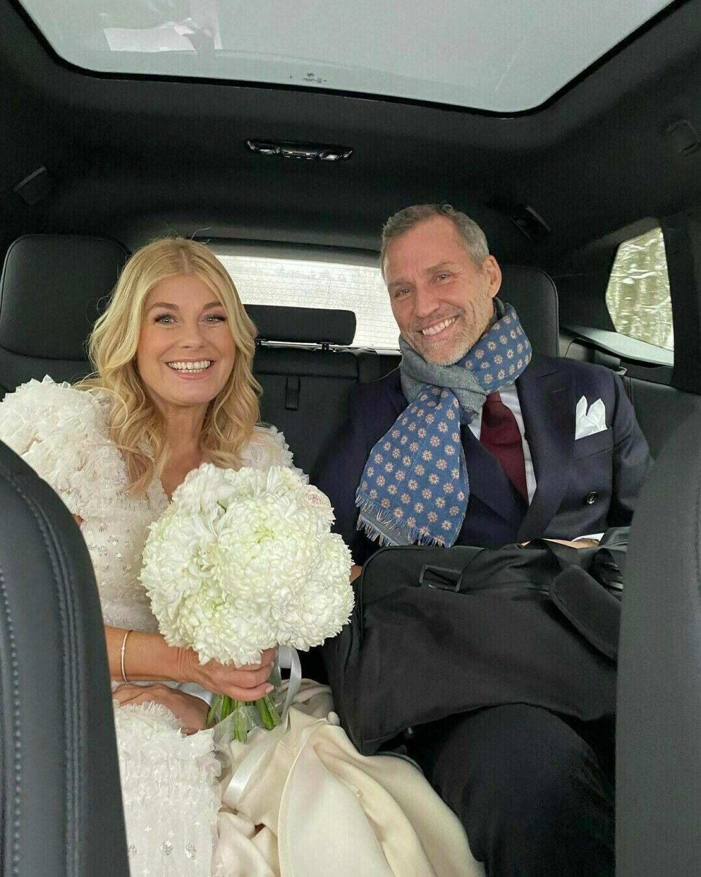 NYGIFT: Den svenske artisten og programlederen Pernilla Wahlgren fant lykken med Christian Bauer i 2021. I 2024 ble det giftemål. Foto: Skjermdump fra Instagram / Pernillawahlgren
