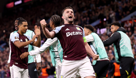 John McGinn og Aston Villa jubler for mål i Europa League-semifinalen 7. mai 2026.