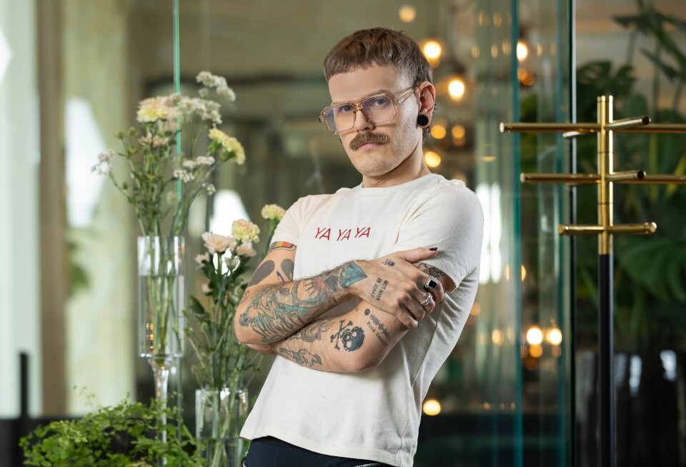 HEKTISK: Samtidig som han forbereder seg til å kjempe med det norske flagget på brystet, er han i studio og jobber med sitt første album og gjør forberedelser til den kommende festivalsommeren.