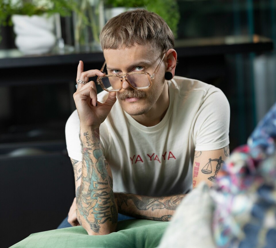 GULLSTRUPE: Jonas har dyrket entertaineren i seg, men har kjent på en usikkerhet rundt om stemmen holder mål. Det tror han handler om at han ikke har en typisk musiker-bakgrunn.