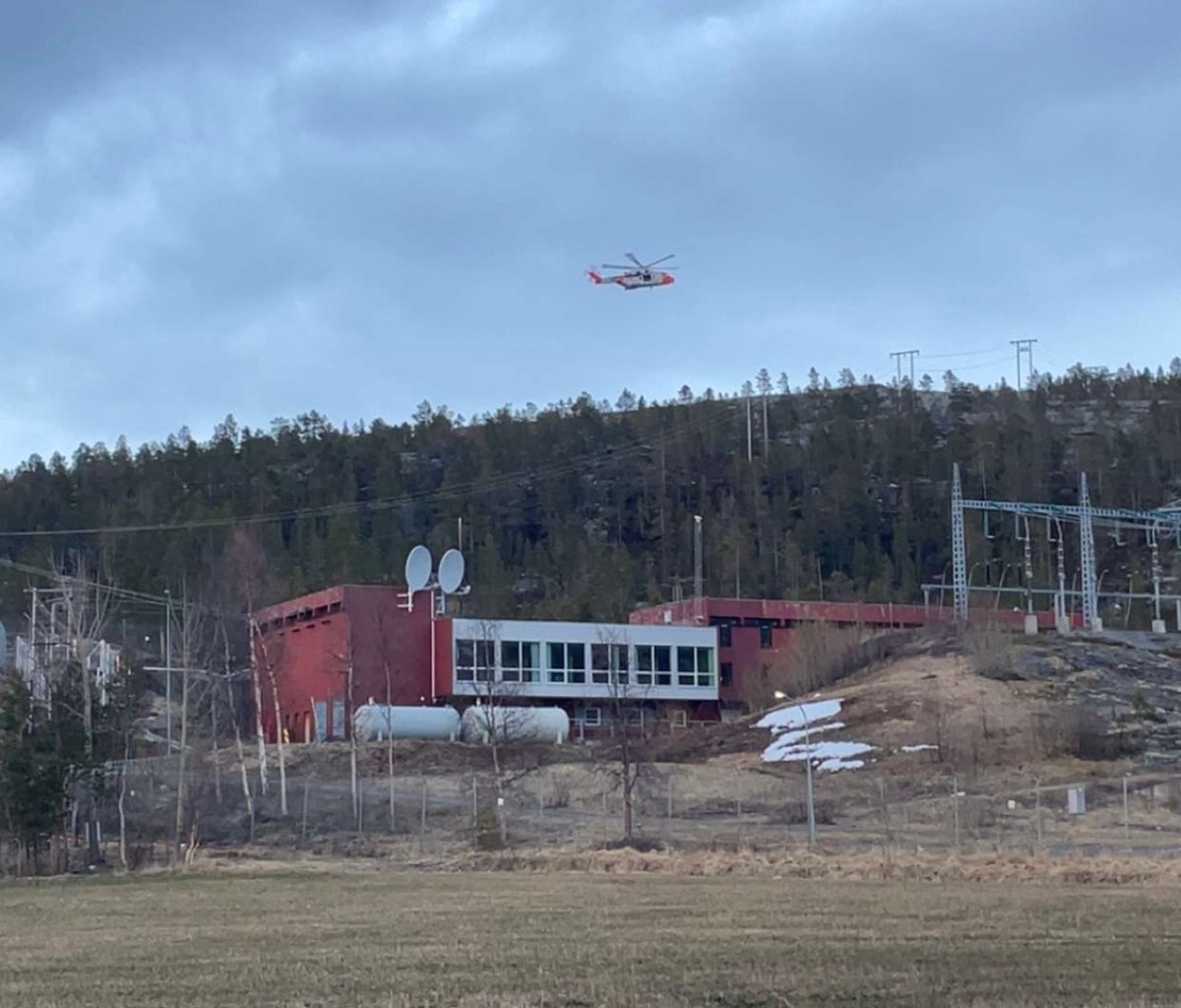Aktiverte kriseteam etter drama i Alta: Barn i alvorlig fallulykke - Nordlys