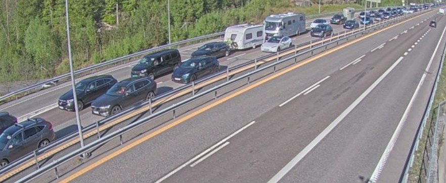 Trafikk, E18 | Over en times forsinkelse på E18
