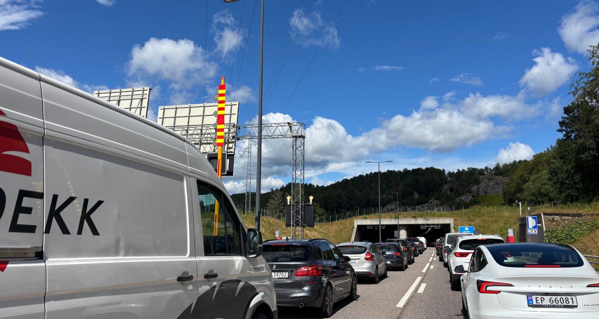 Trafikk, Larvik | Kø og forsinkelser på E18 i Larvik