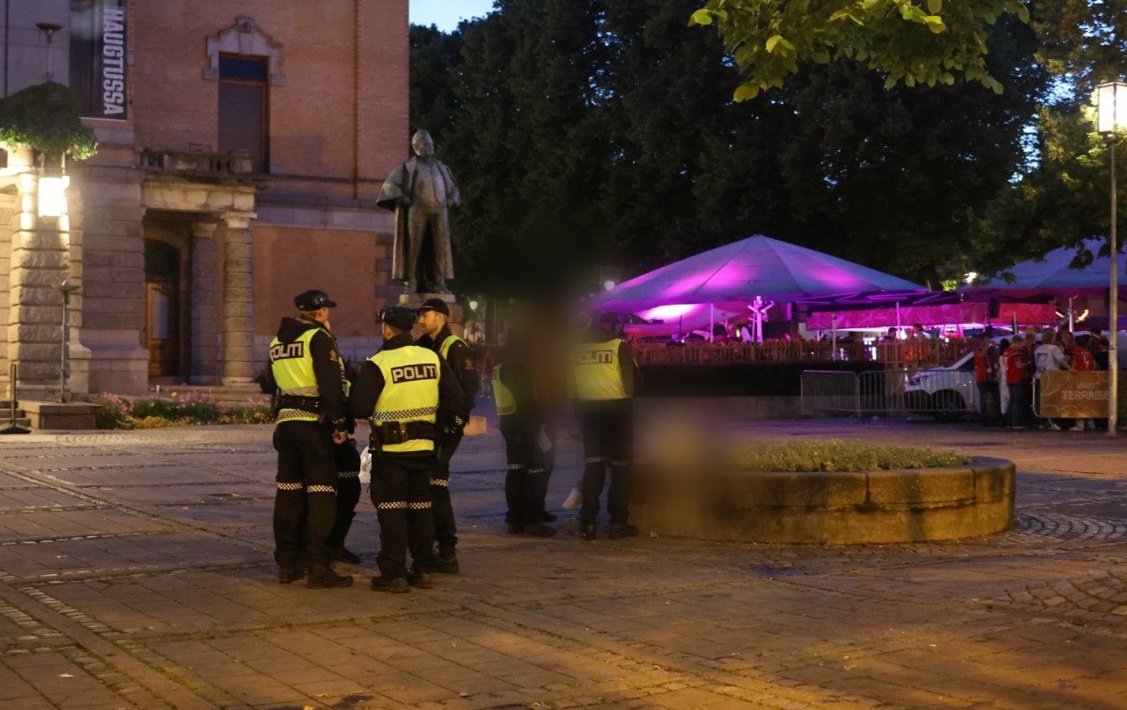 Fotball-VM 2026 | Vold på utested i Spikersuppa: – Vakt slått i hodet med knokejern
