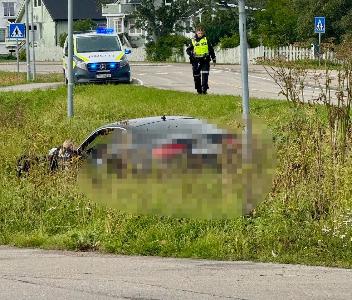 Trafikk, Nyheter | Krasjet i hus og stakk av – kjørte seg deretter fast i grøft