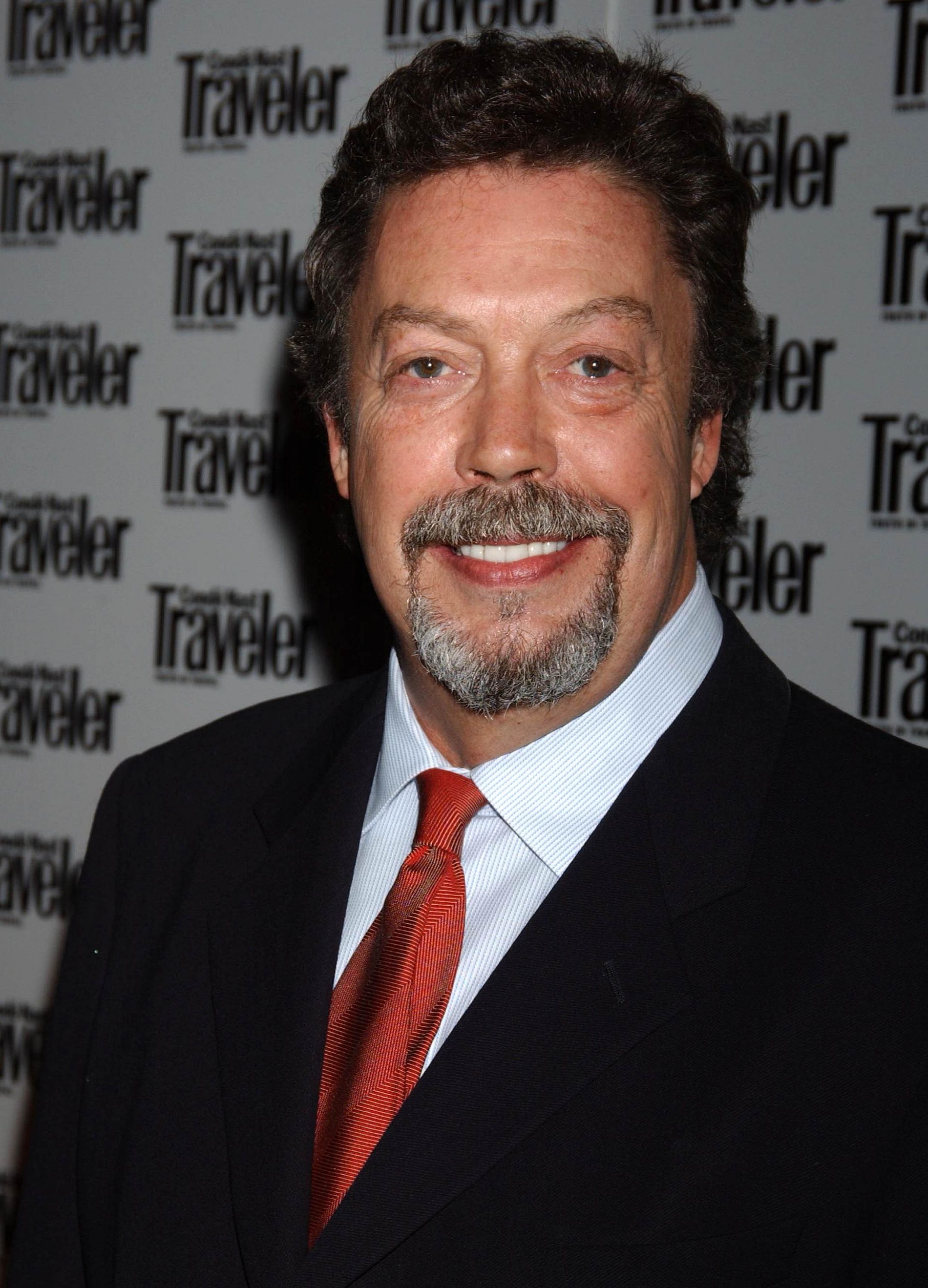 Den britiske skuespilleren Tim Curry er død, 80 år gammel. 