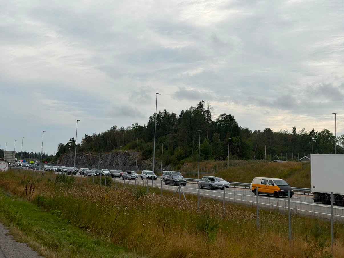 Trafikk, E18 | Lange køer på E18 - Telemarksavisa