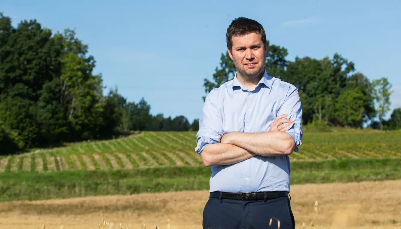 Pollestad ute i en åker i drøbak