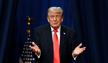 Trump’s Latest Bizarre Posting Spree Includes Shirtless Photo, Attack On Hakeem Jeffries