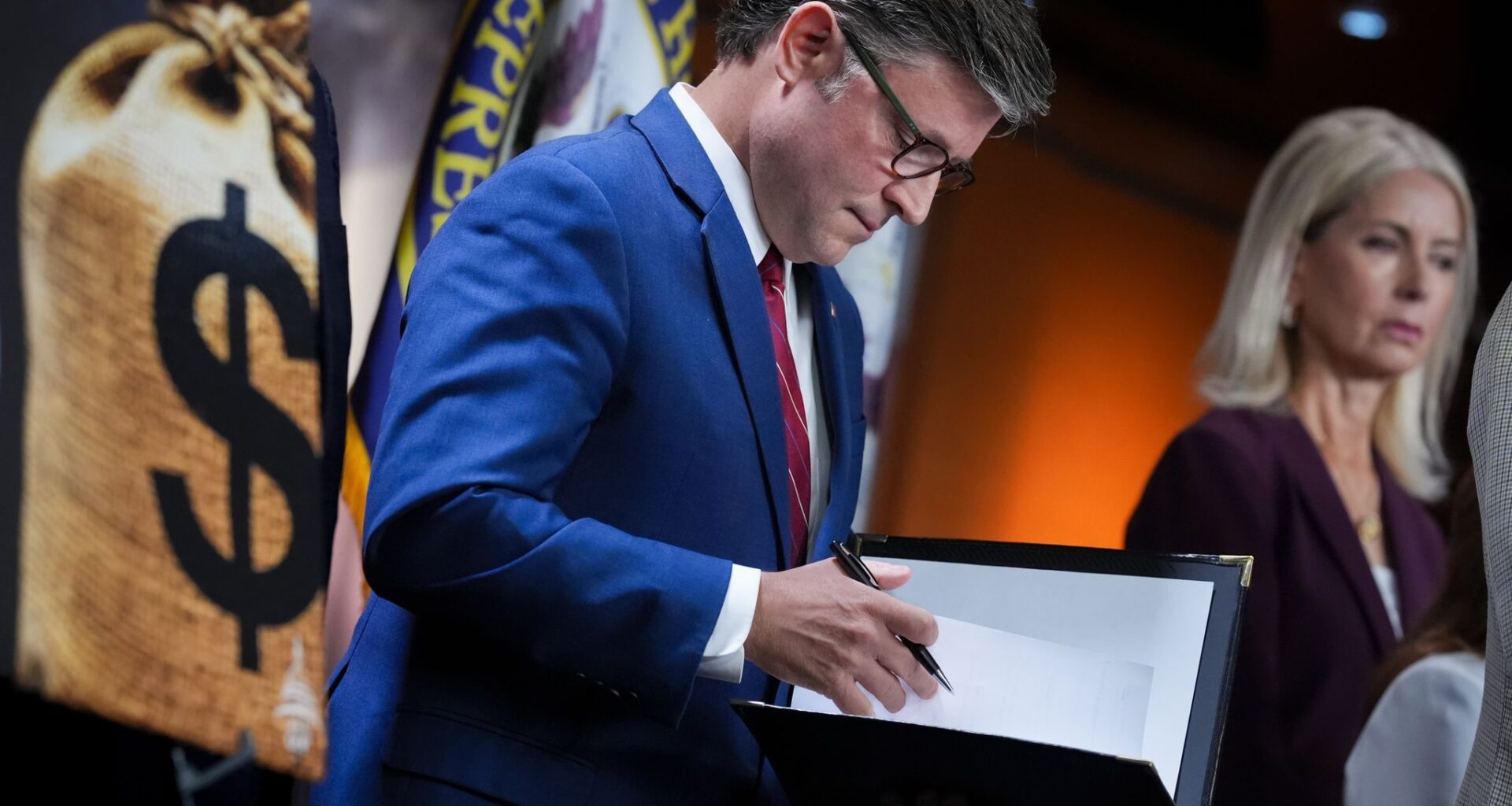 House again considers war powers resolution to halt military action against Iran