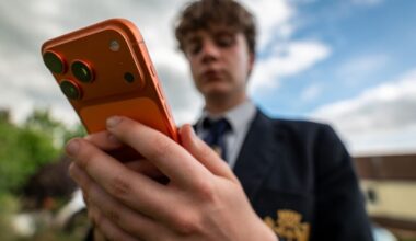 Digital ministers from D9+ group urge EU to establish common age limit for social media