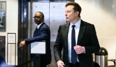 All in on Musk, SpaceX's self-declared 'dream weaver'