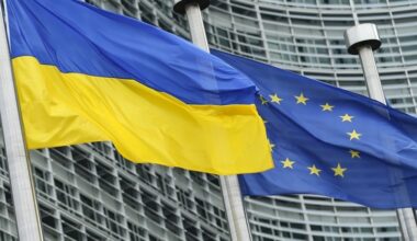 EU officially launches process to admit Ukraine and Moldova