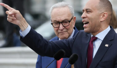 Both Democratic Party leaders look weak — but one appears ready to fall