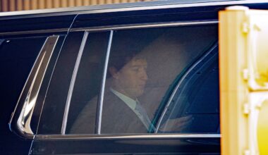 Facebook CEO Mark Zuckerberg departs E Barrett