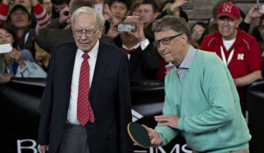 Warren Buffett Talks Bill Gates' Epstein Ties, Gates Foundation Snub