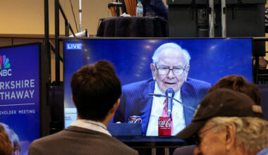 Warren Buffet Declines to Donate to Gates Foundation Amid Epstein Revelations