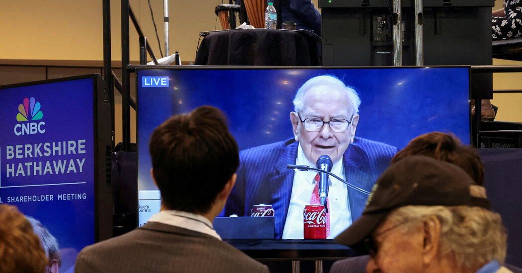 Warren Buffet Declines to Donate to Gates Foundation Amid Epstein Revelations