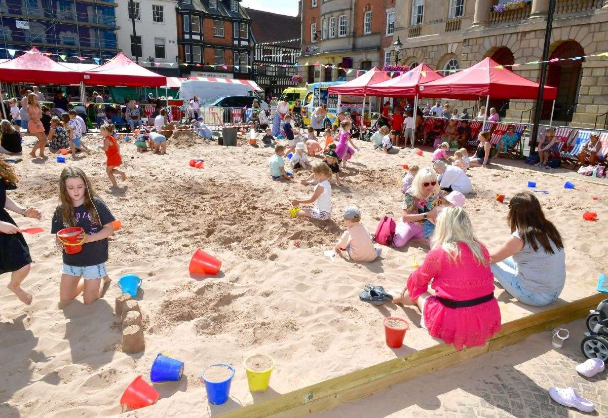 Newark Advertiser readers discuss the beach, Market Place and Andy Burnham