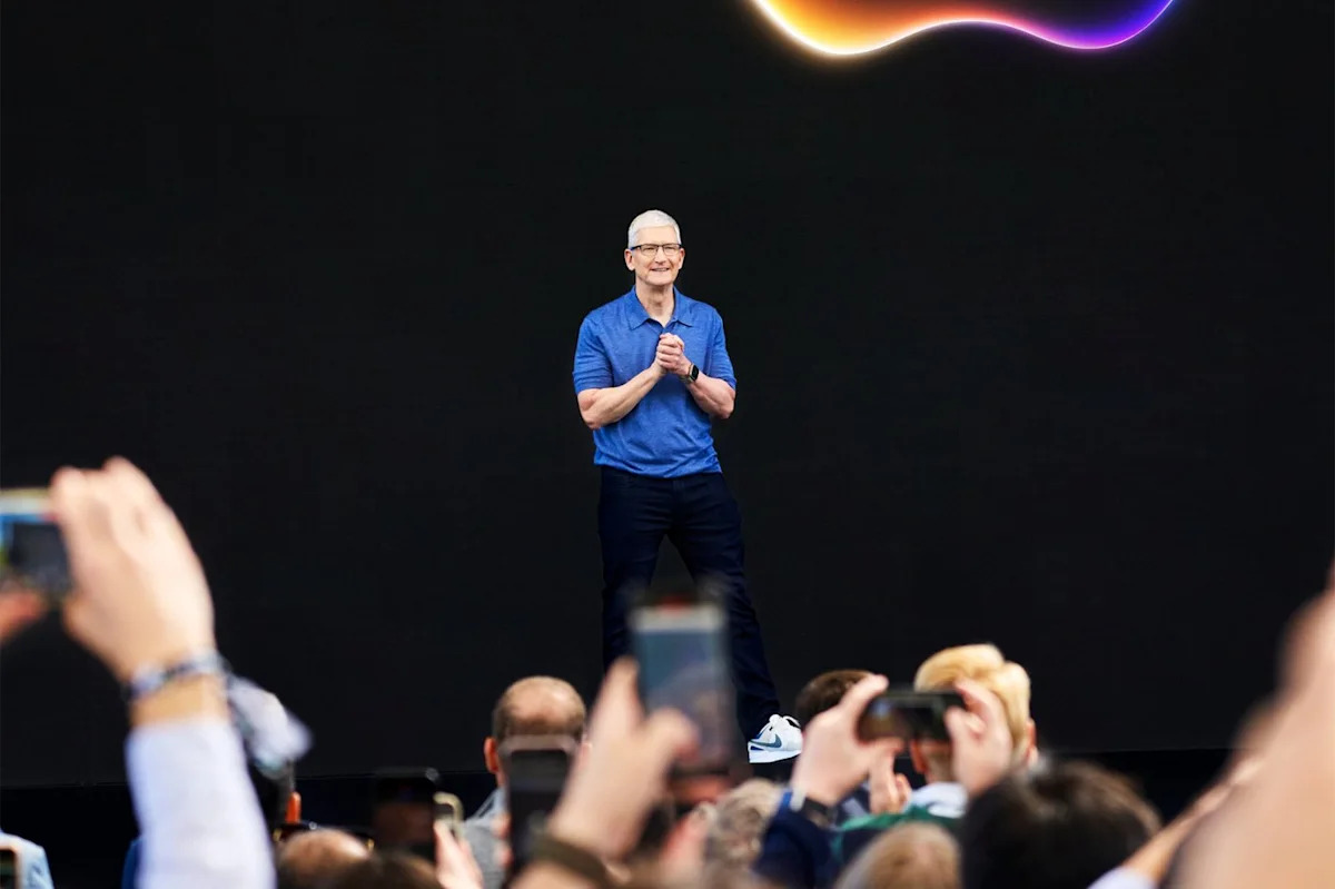 If You Had Bought $10,000 of Apple Stock When Steve Jobs Handpicked Tim Cook as the Next CEO, Here's How Much You'd Have Today