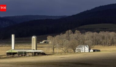 Bill Gates ranks only 44th among America's largest landowners, but he remains the country's biggest private farmland owner