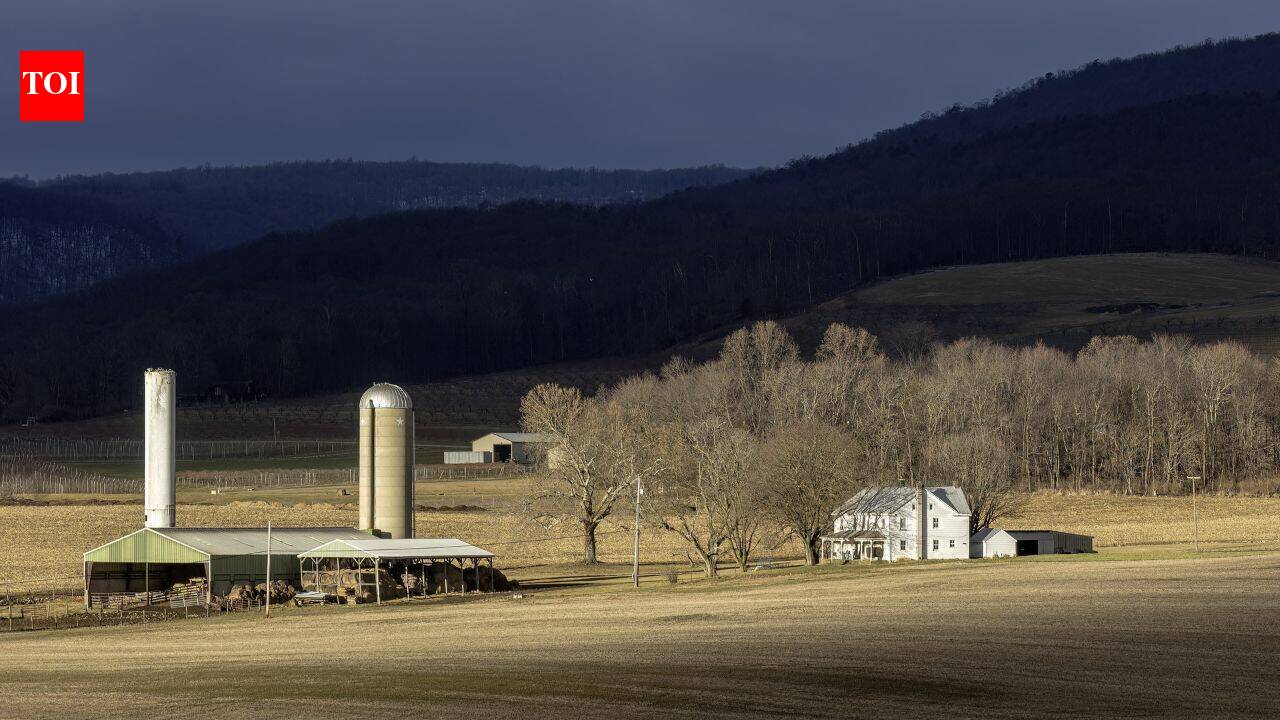 Bill Gates ranks only 44th among America's largest landowners, but he remains the country's biggest private farmland owner