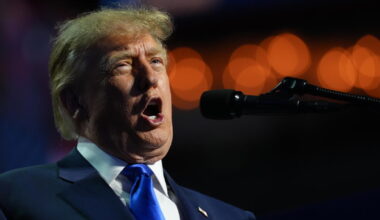 Column: Trump loves to throw around taxpayers' money