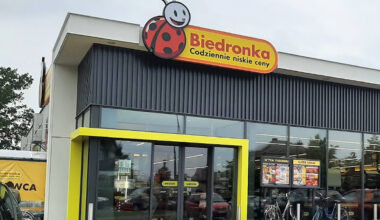Szybko znikają z półek, biorą po 10 opakowań. Biedronka przecenia na 3 złote