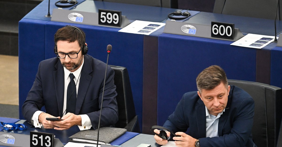 Uchylenie immunitetów Michała Dworczyka i Daniela Obajtka. Ruch Parlamentu Europejskiego - Onet