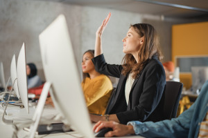 Równe pensje w Polsce? Już ponad połowa firm działa na rzecz transparentności płac