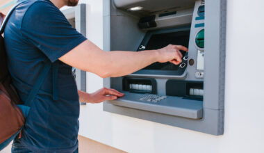 Nowa stawka płacy minimalnej w 2026 roku. Spór między pracodawcami a związkami trwa