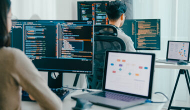 Czy AI czyni pracowników zbędnymi? Przykład z Niemiec daje do myślenia