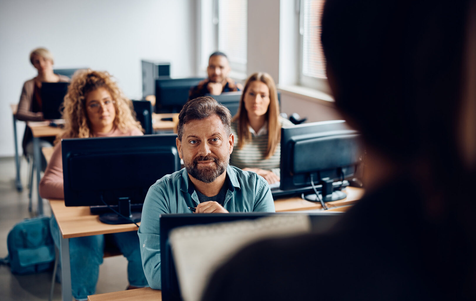 To teraz topowa specjalizacja na rynku pracy. Zarobki sięgają 30 tys. zł na rękę