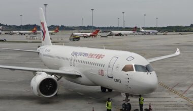 Chiński potentat lotniczy drastycznie tnie dostawy
