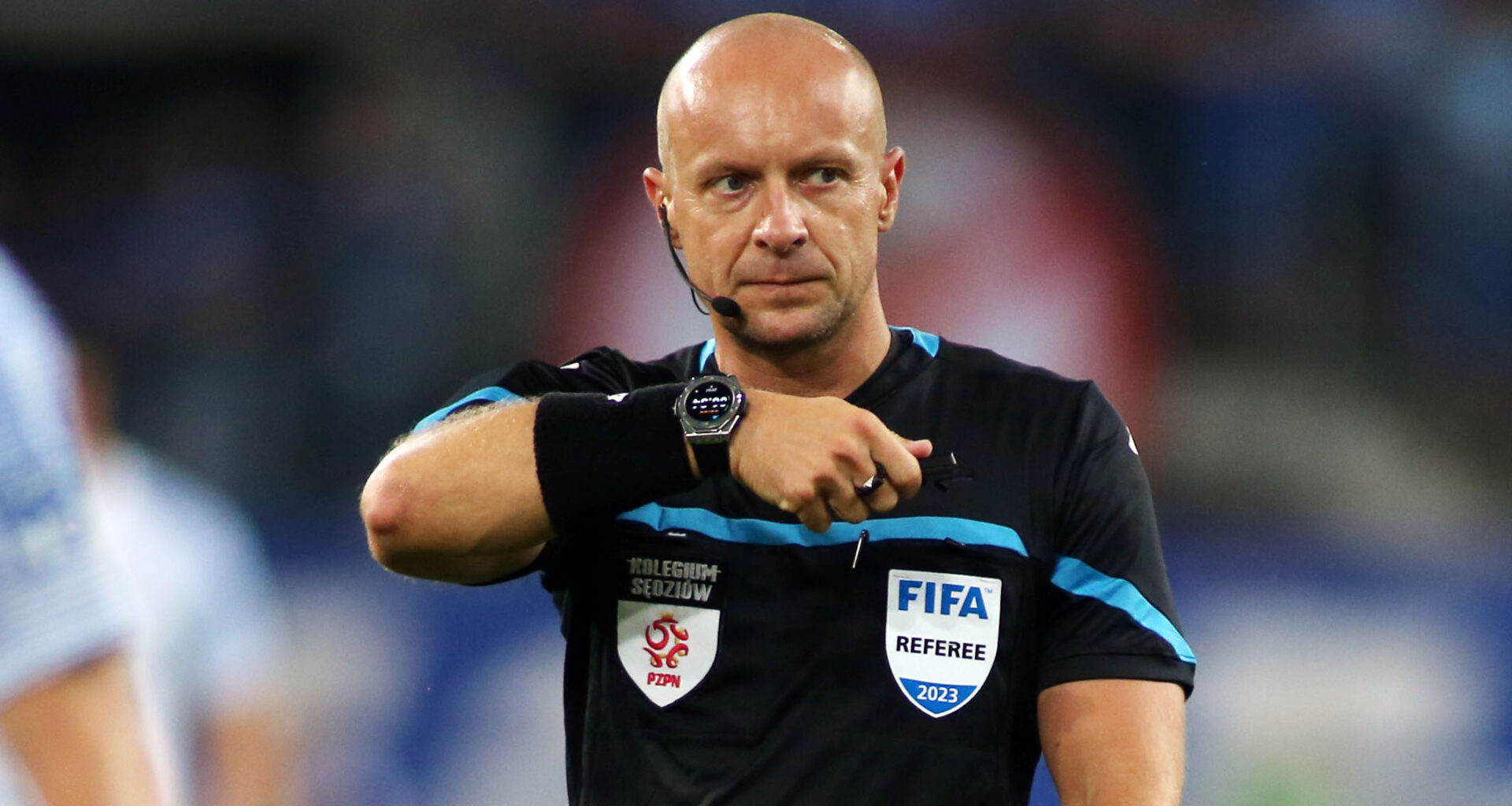 Szymon Marciniak pozdrowiony z trybun. "Oszust, celebryta, megaloman"