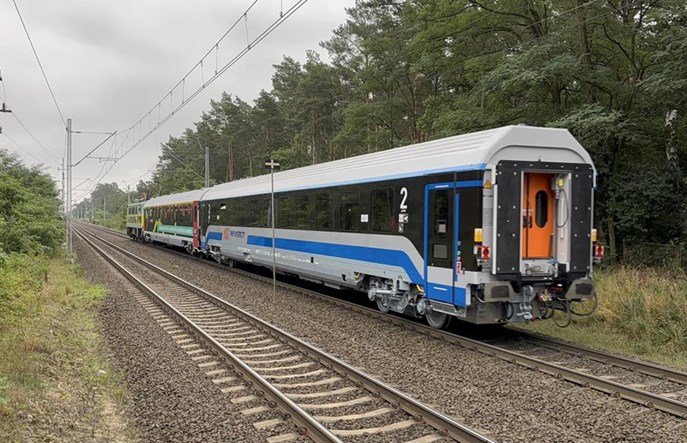 Pierwszy z 300 nowych wagonów FPS już w ruchu [ZDJĘCIA]